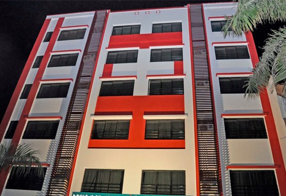 Hotel Dev Lakeview Building